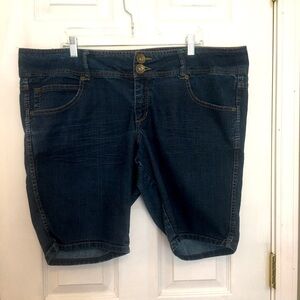 Torrid denim Bermuda shorts sz 20